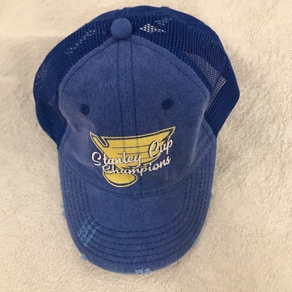 E-Flag NHL St. Louis Blues Women's Adjustable Distressed Stanley Cup Cap - Picture 9 of 13